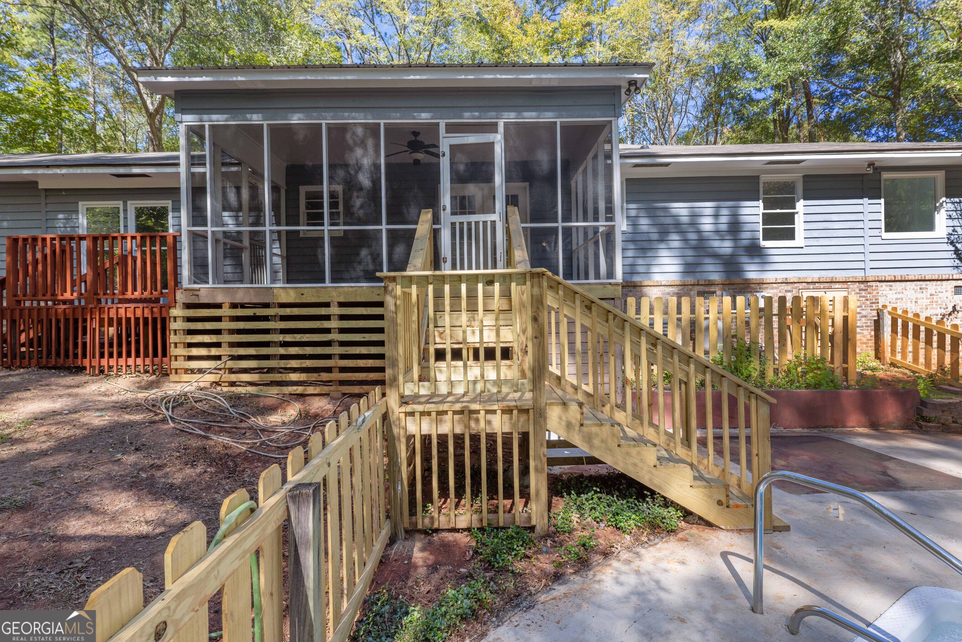 945 Deer Run Drive