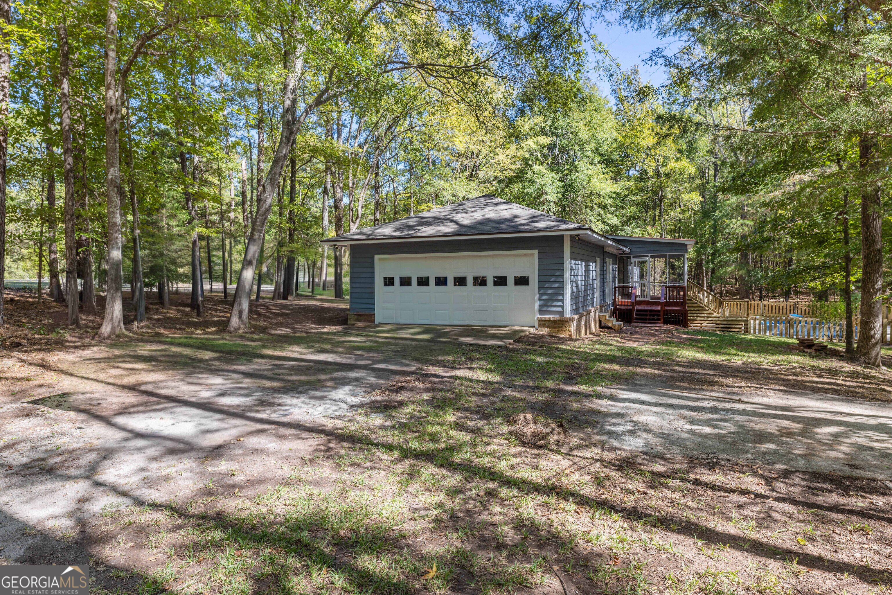 945 Deer Run Drive