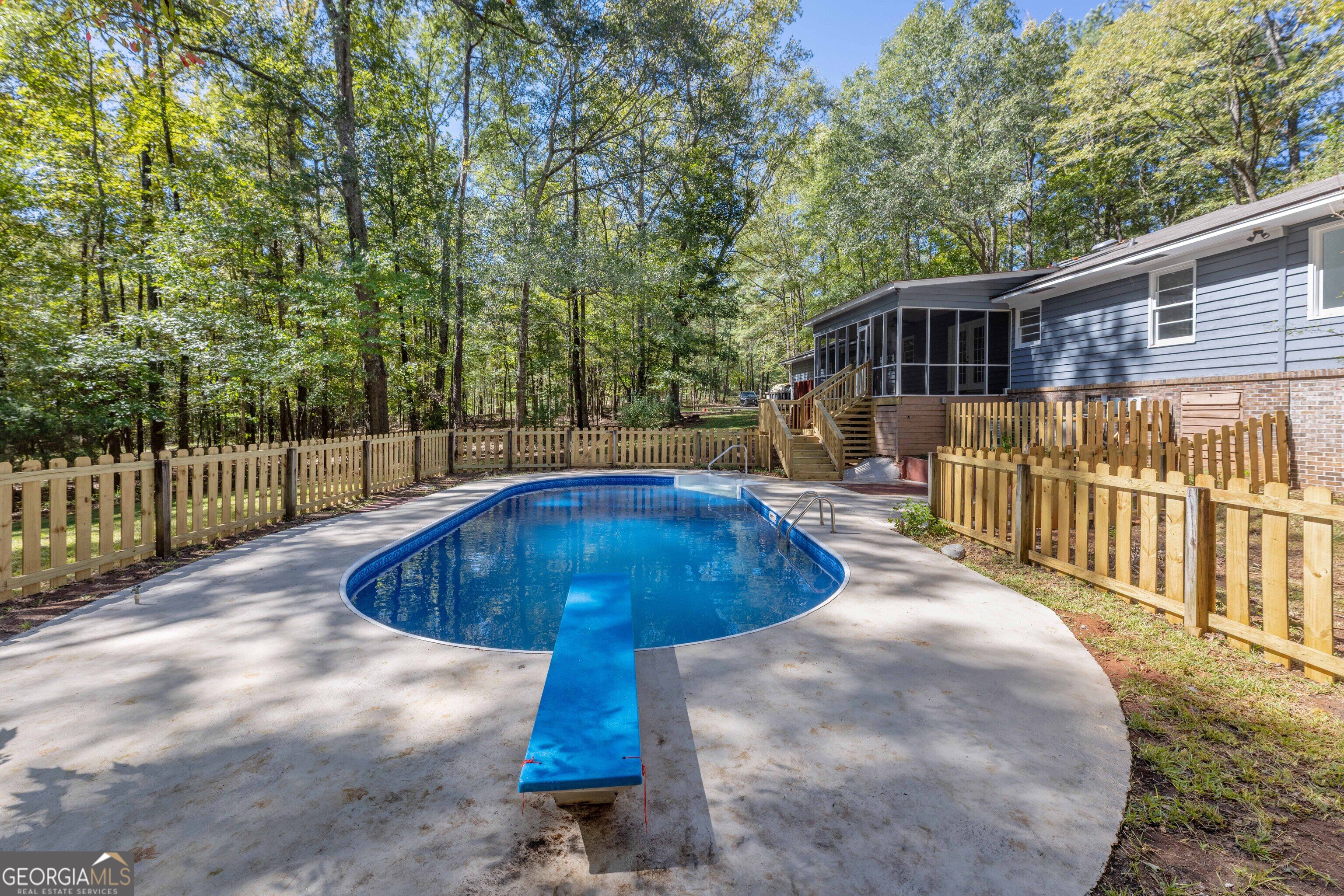 945 Deer Run Drive