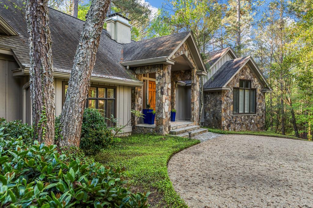 4 Mountain Ridge Court