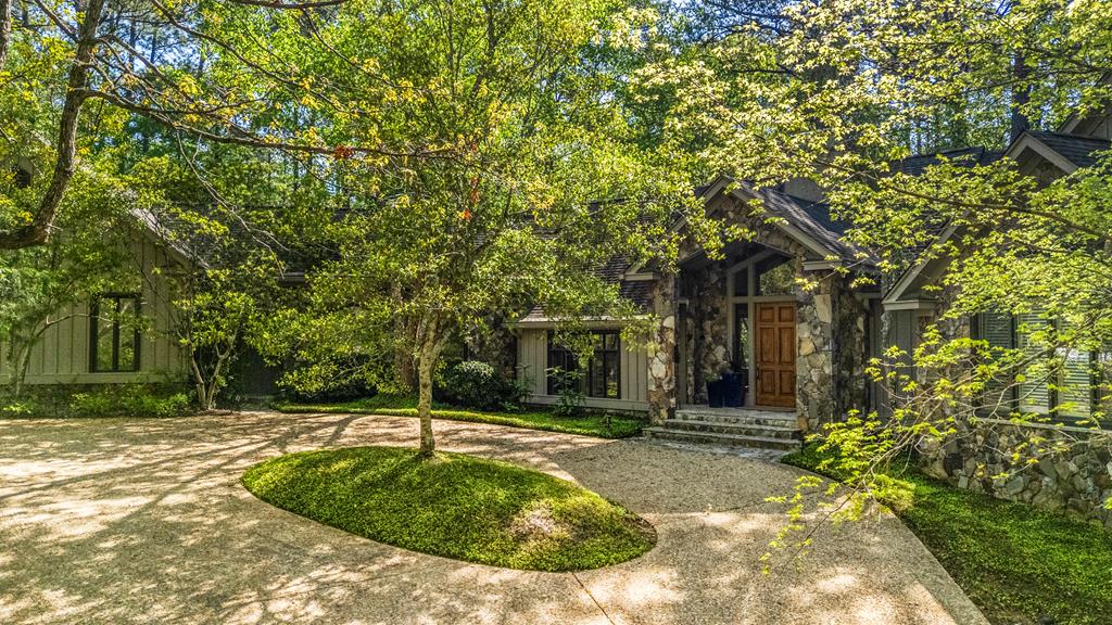 4 Mountain Ridge Court