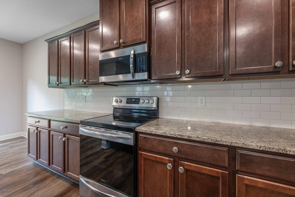 112 White Oak Drive