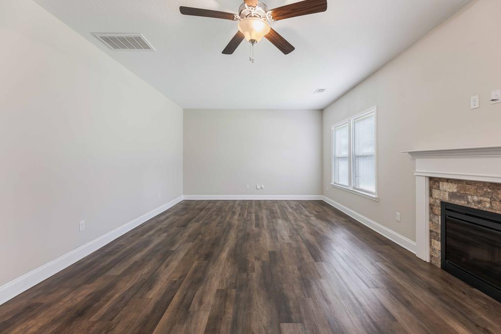 112 White Oak Drive