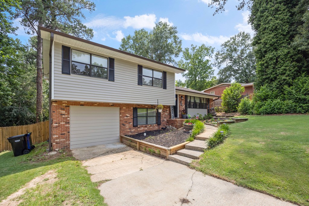 3838 Lyn Drive