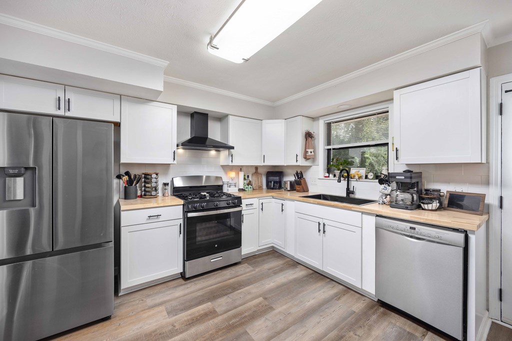 3838 Lyn Drive