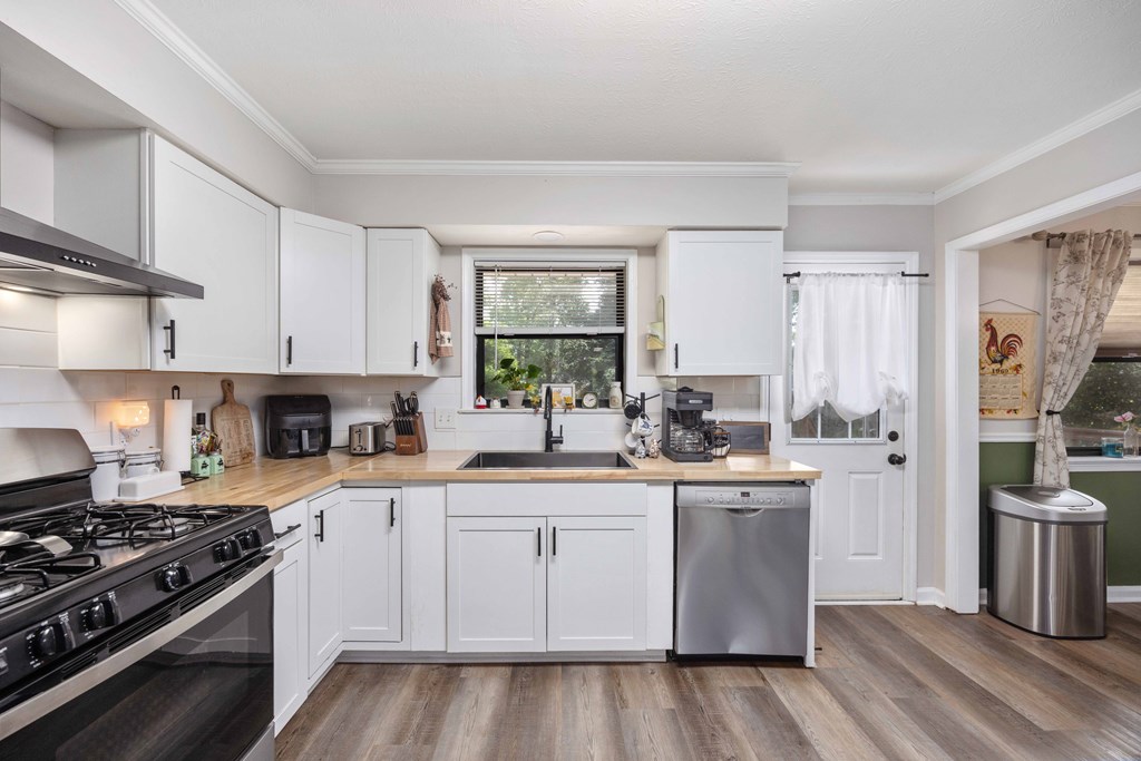 3838 Lyn Drive
