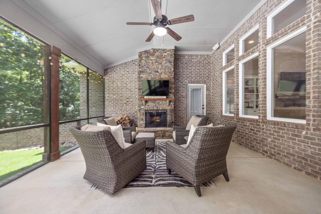 1456 Lee Road 2204