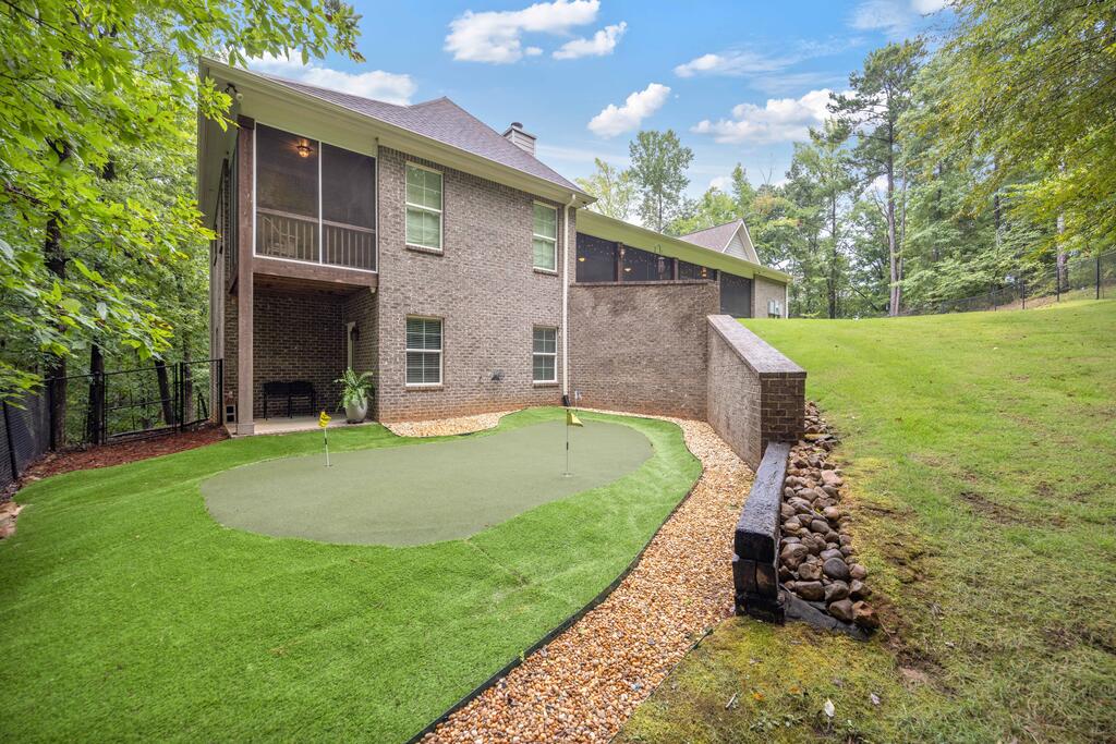 1456 Lee Road 2204