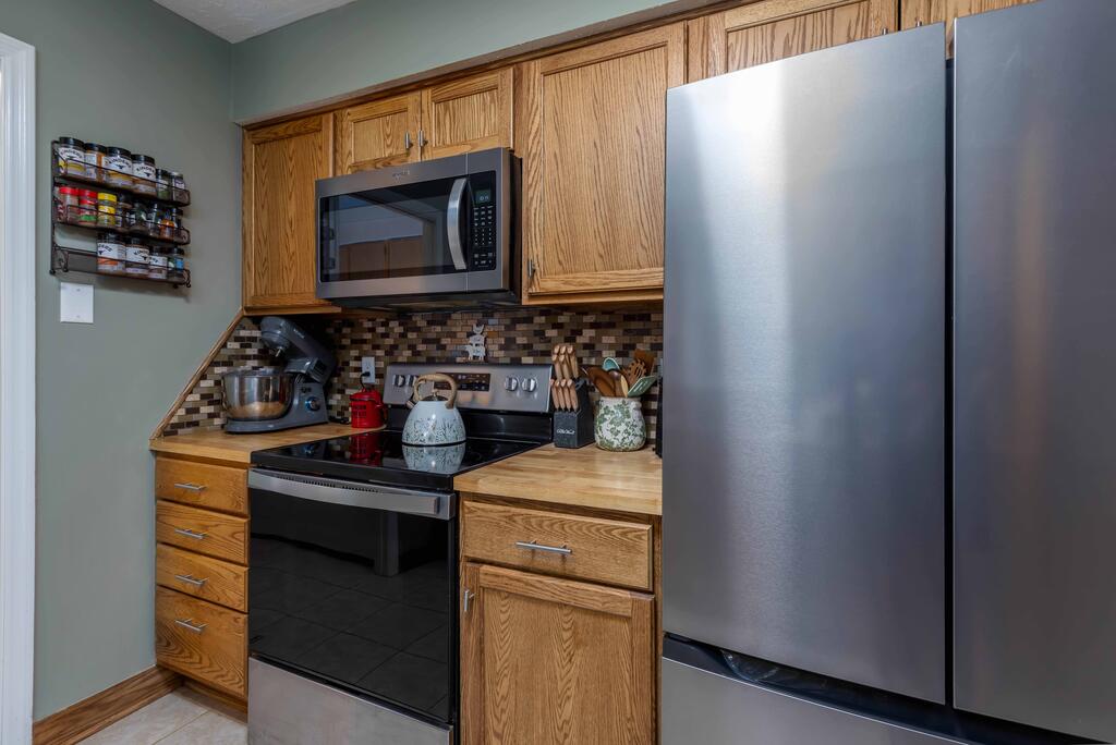 11 Lee Road 0509