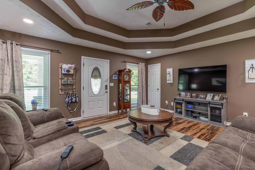 11 Lee Road 0509
