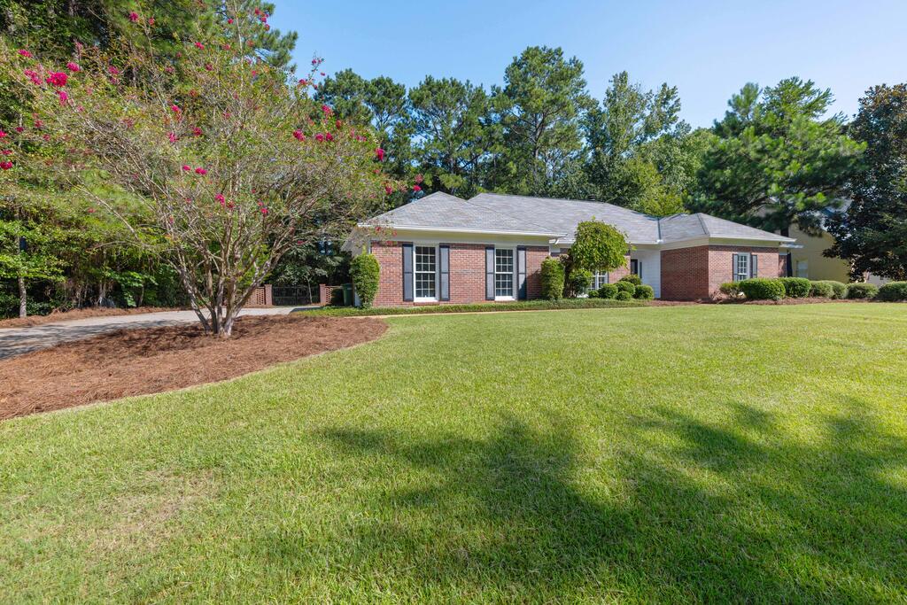 1107 Laurelwood Road