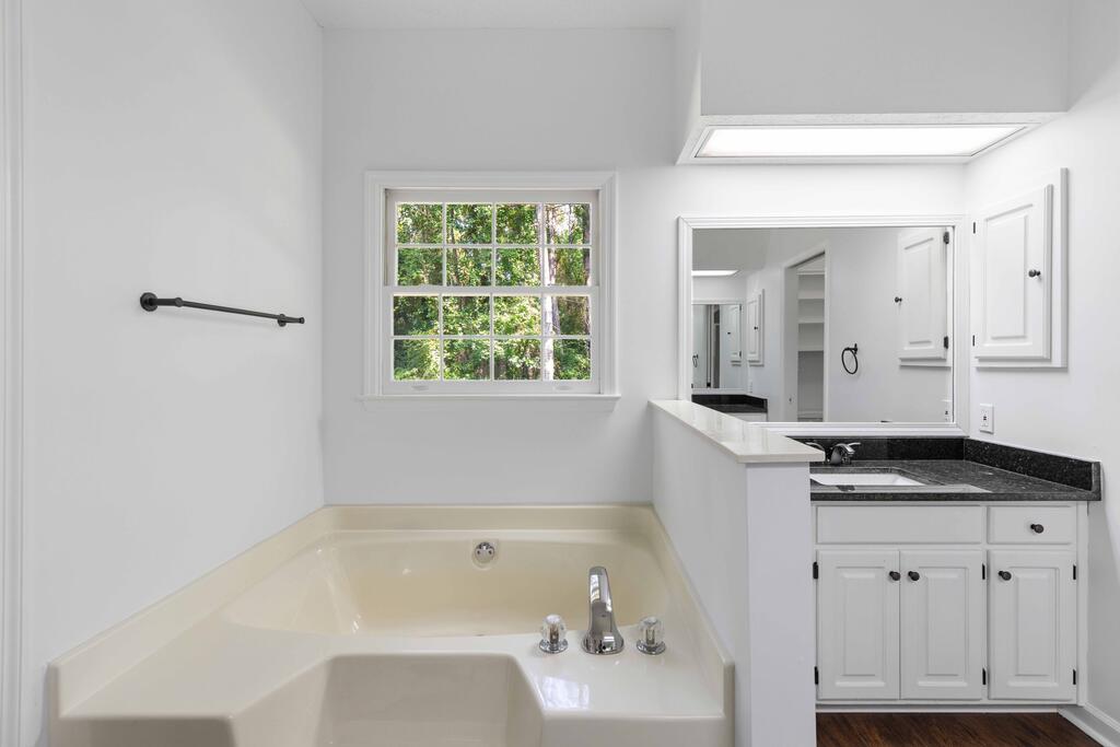 1107 Laurelwood Road