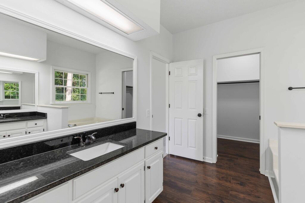 1107 Laurelwood Road