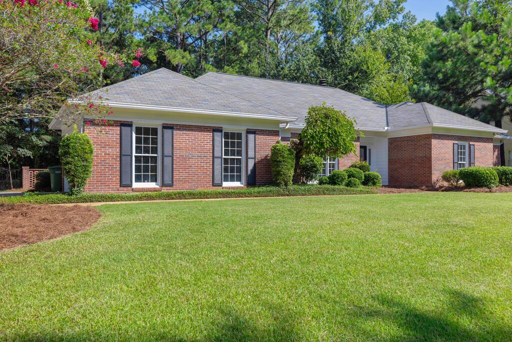 1107 Laurelwood Road