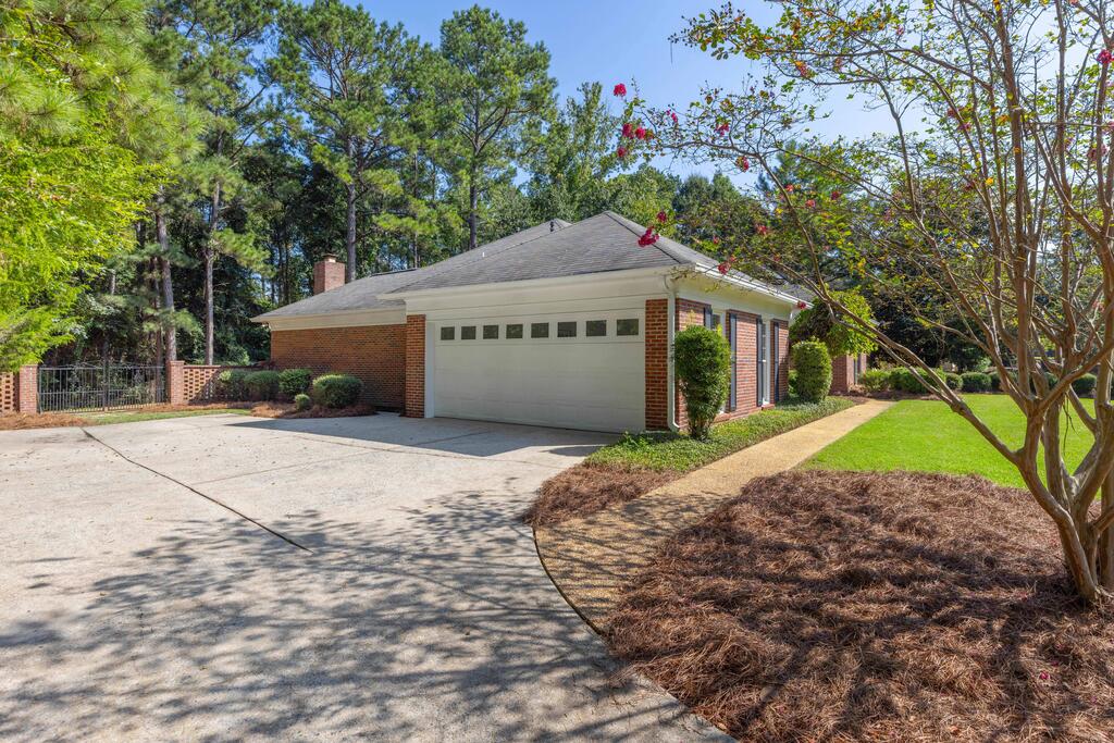 1107 Laurelwood Road