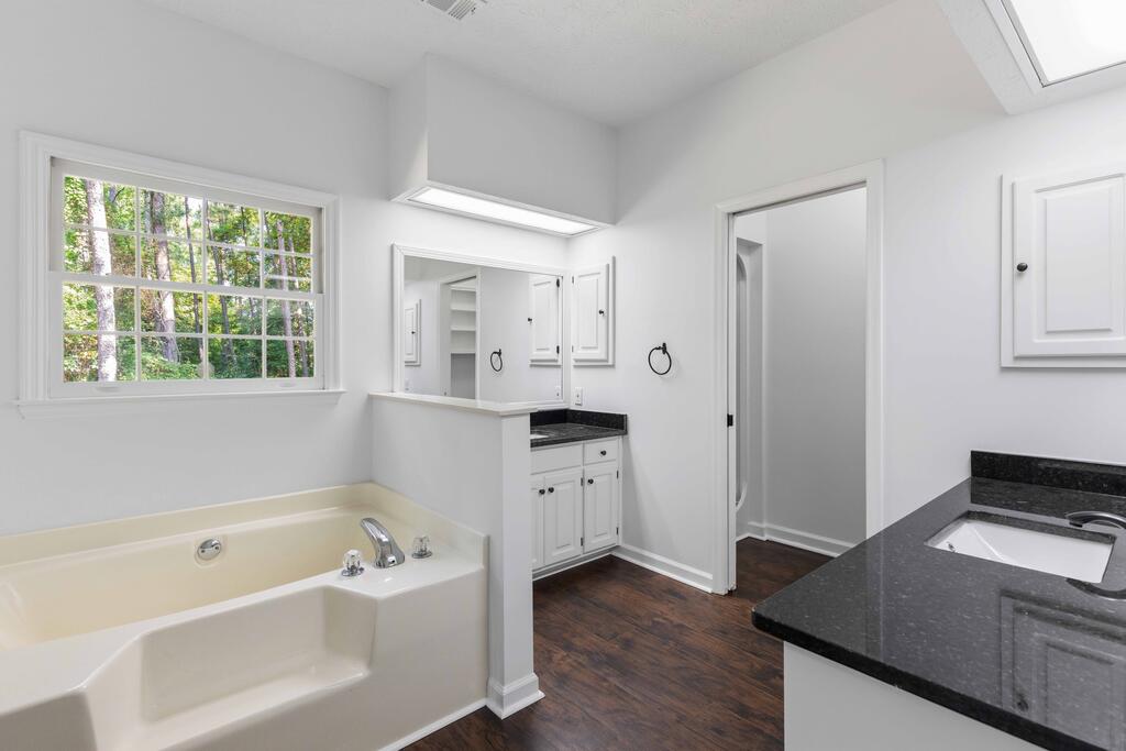 1107 Laurelwood Road