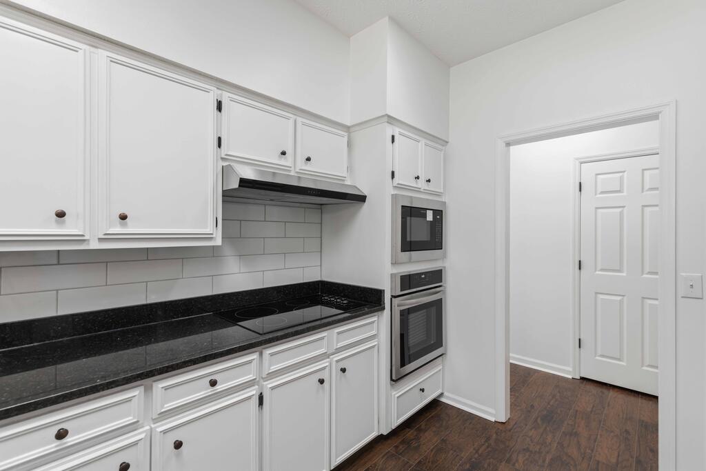 1107 Laurelwood Road