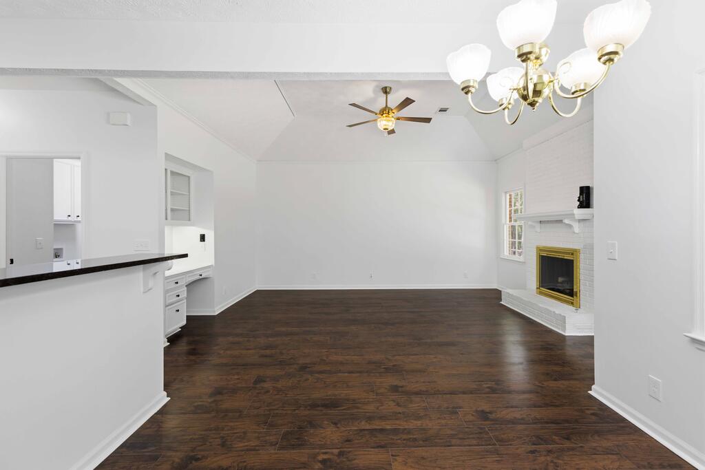 1107 Laurelwood Road