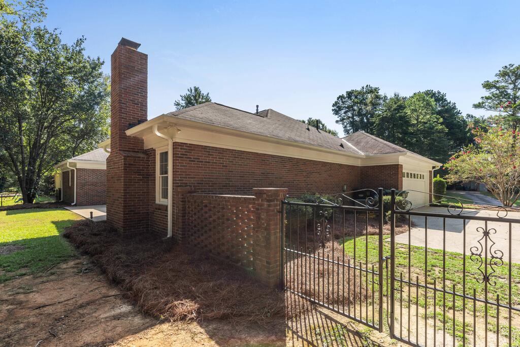 1107 Laurelwood Road