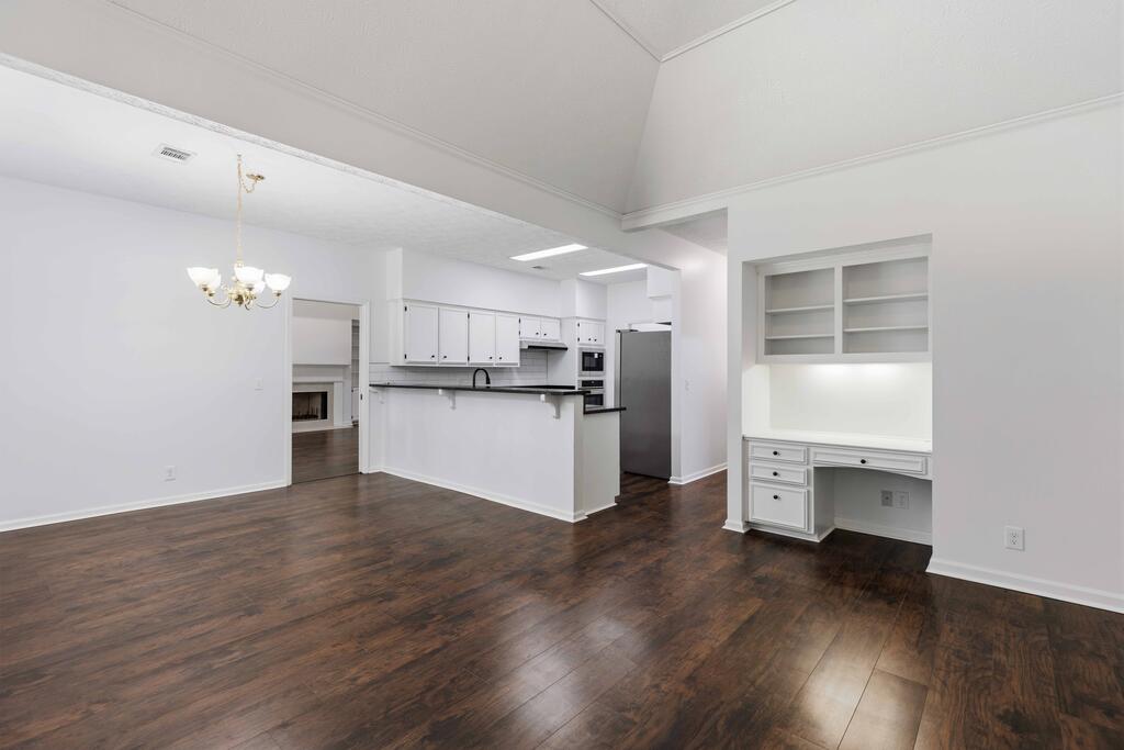 1107 Laurelwood Road