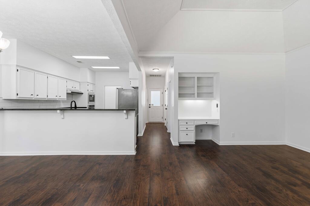 1107 Laurelwood Road