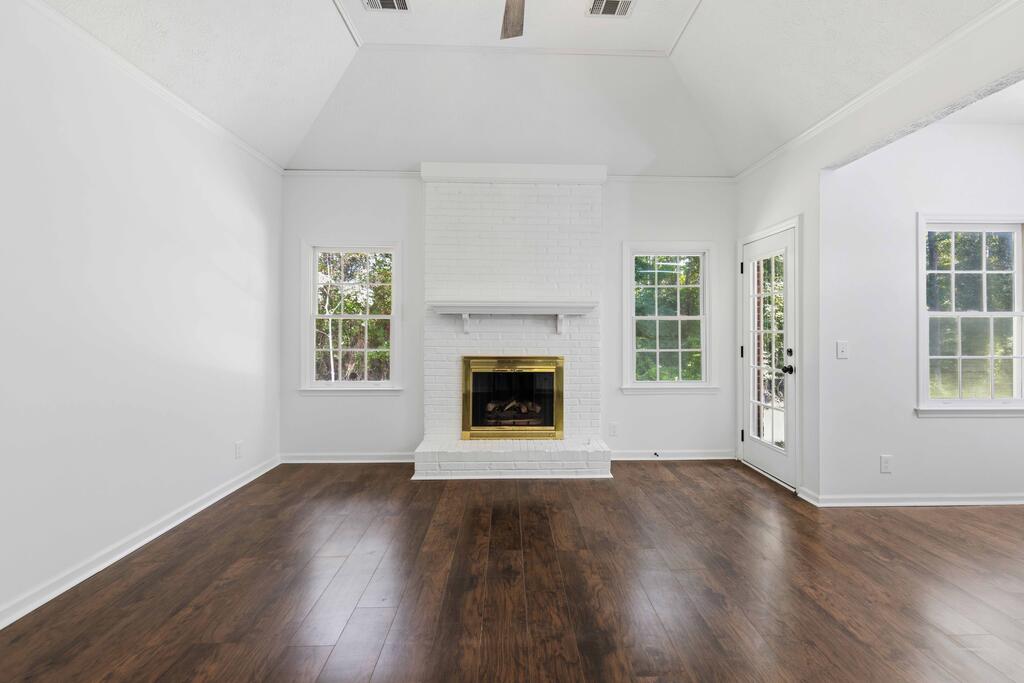 1107 Laurelwood Road