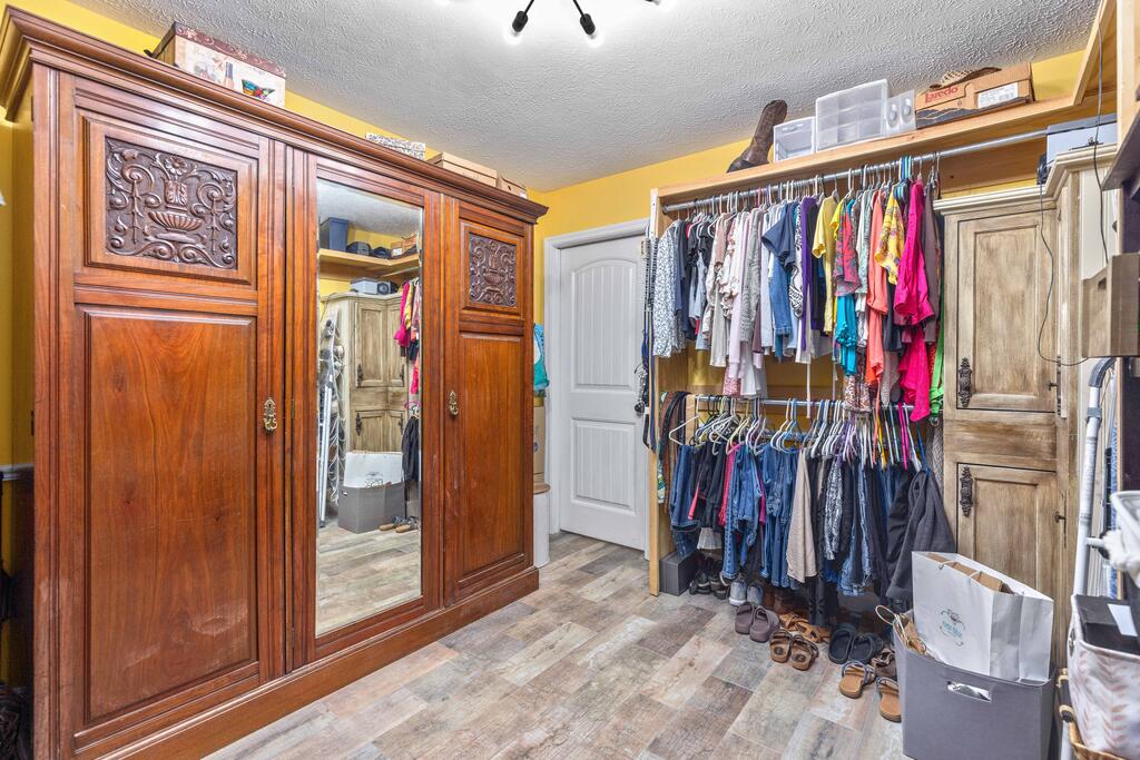 6811 Mobley Road
