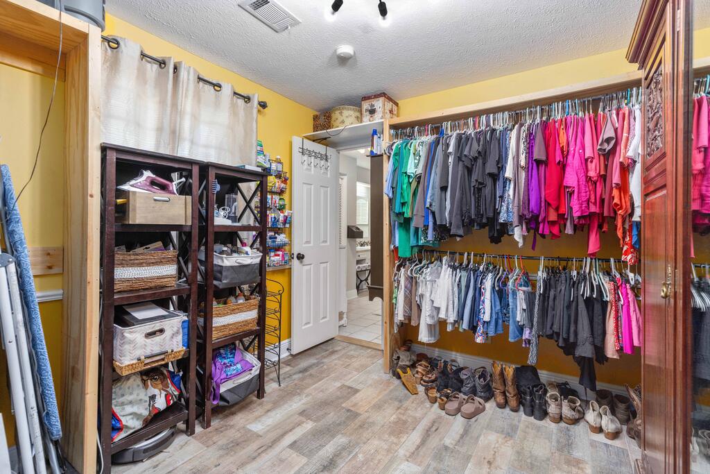 6811 Mobley Road