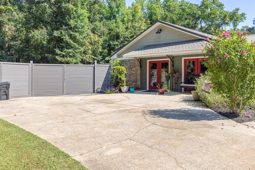 6811 Mobley Road