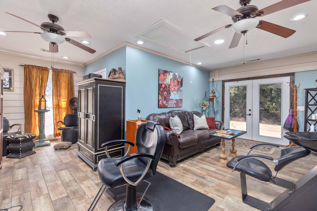 6811 Mobley Road