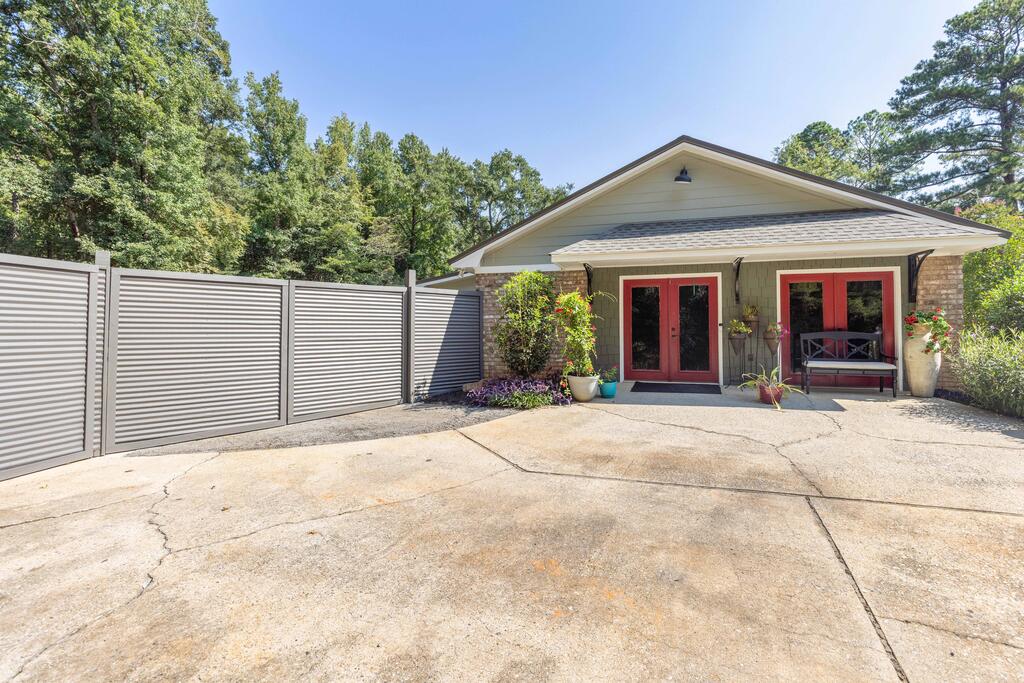 6811 Mobley Road