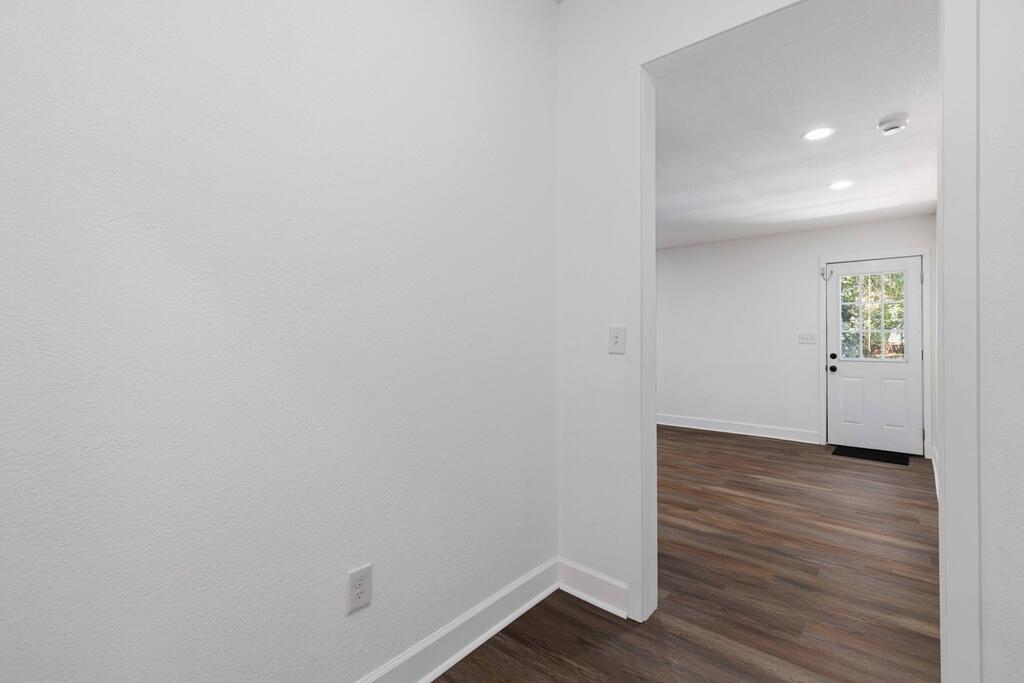 2910 Bradley Circle