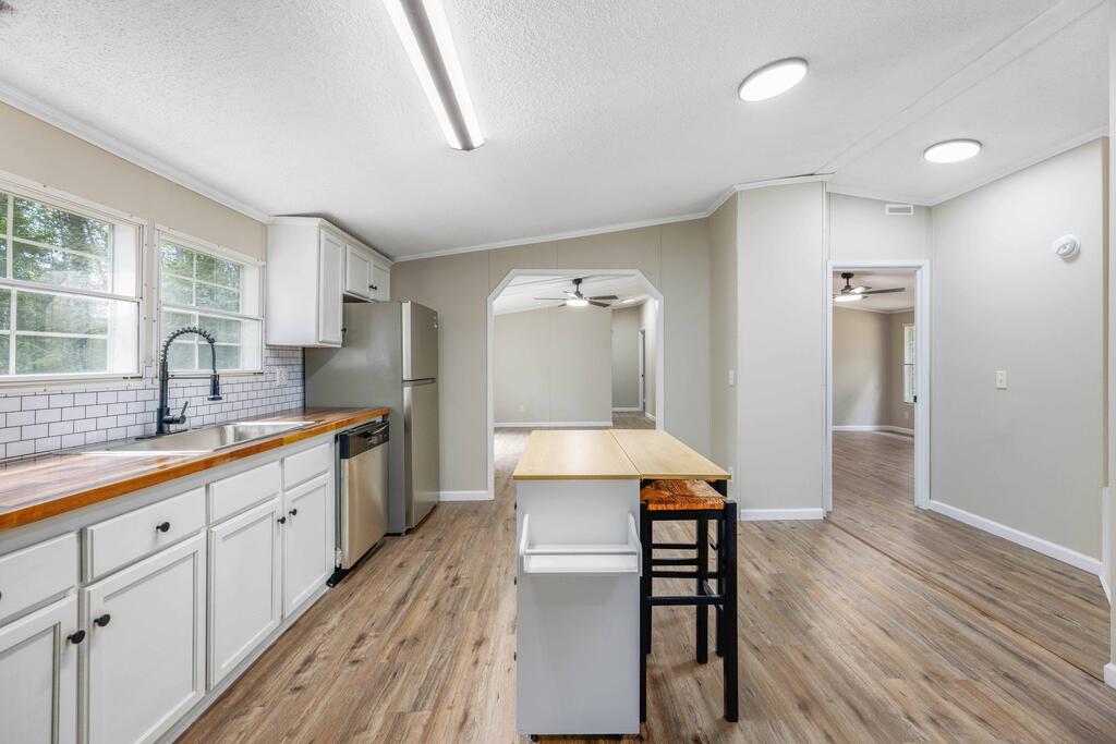 17 Cottonwood Drive