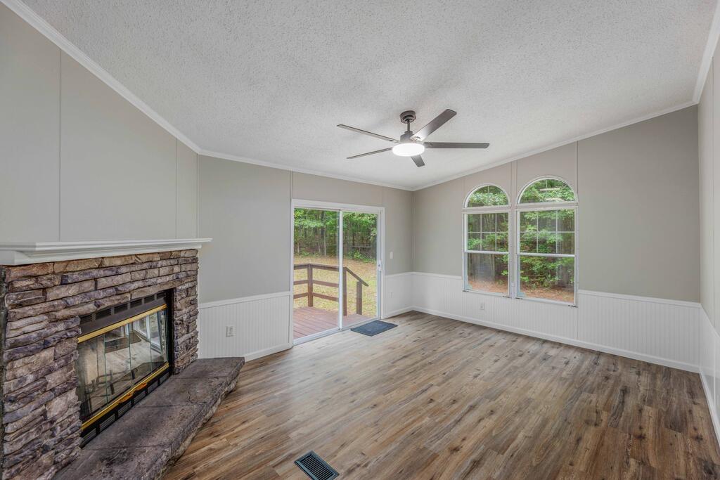17 Cottonwood Drive