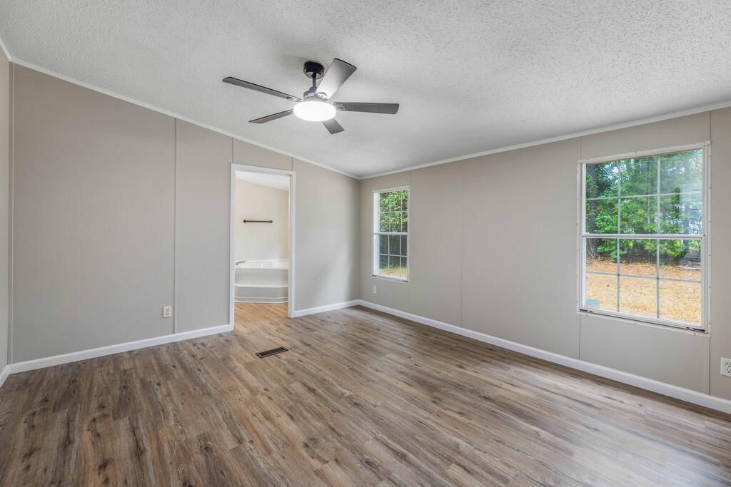 17 Cottonwood Drive