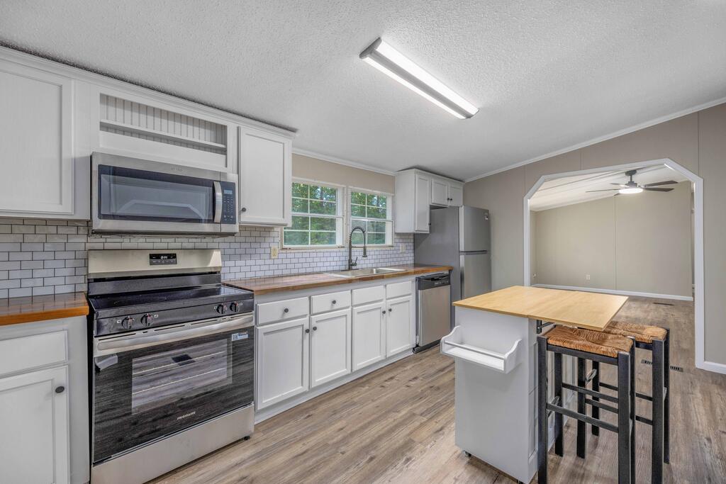 17 Cottonwood Drive