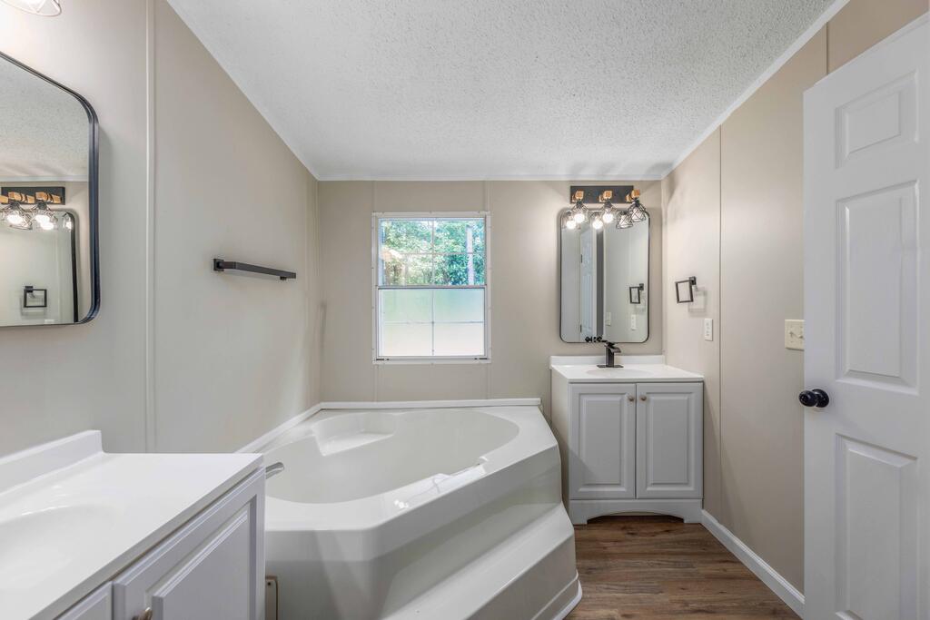 17 Cottonwood Drive