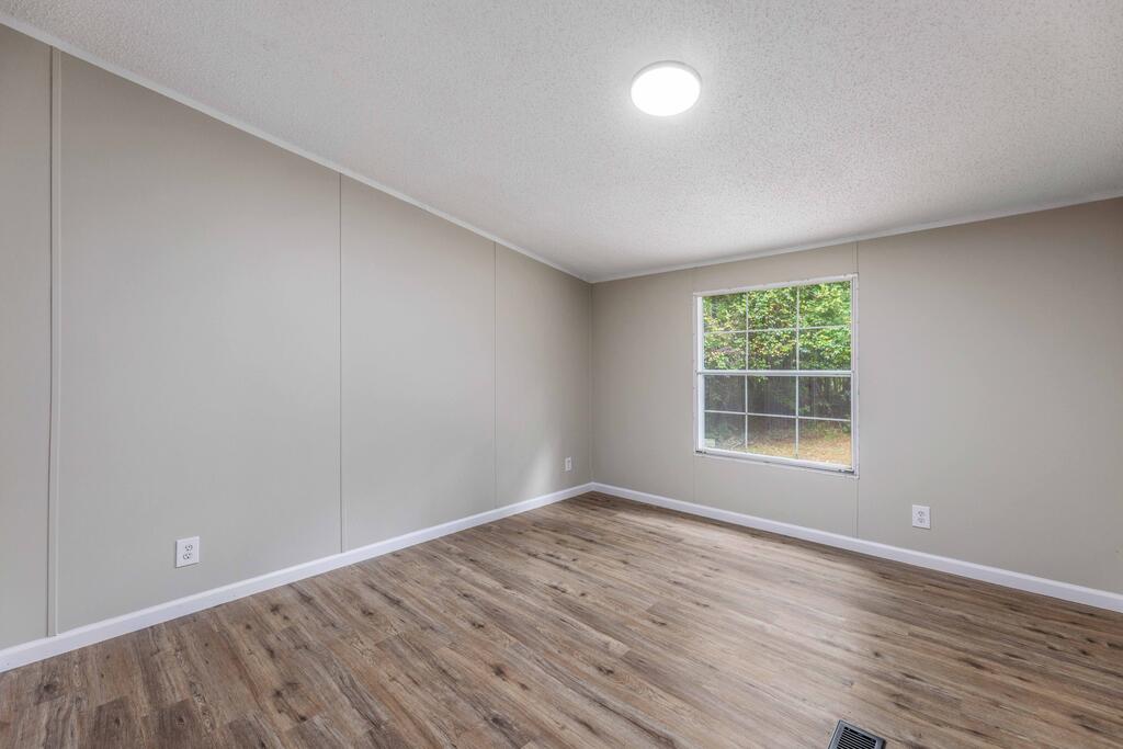 17 Cottonwood Drive