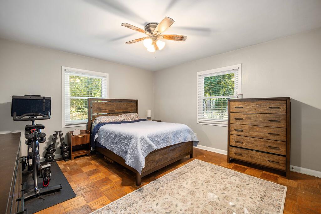 3314 East Lindsay