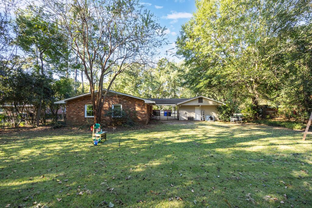 3314 East Lindsay