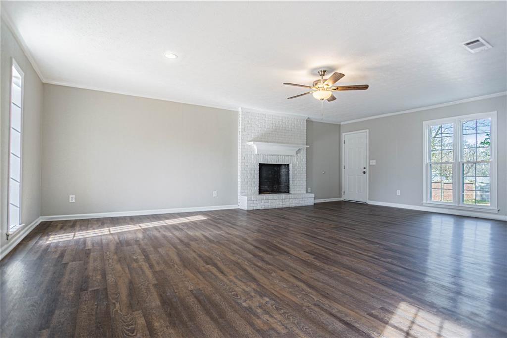 2412 Greenbriar Drive