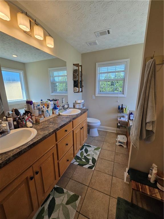 242 Lee Road 2137