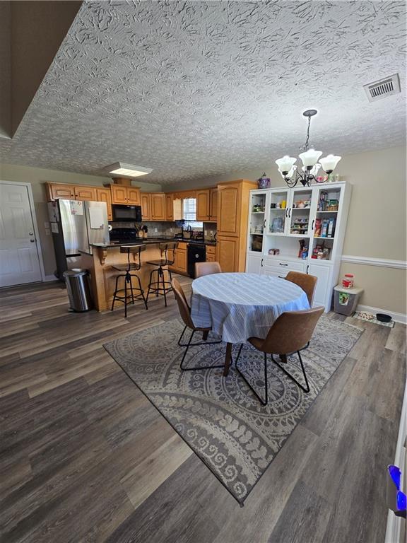 242 Lee Road 2137