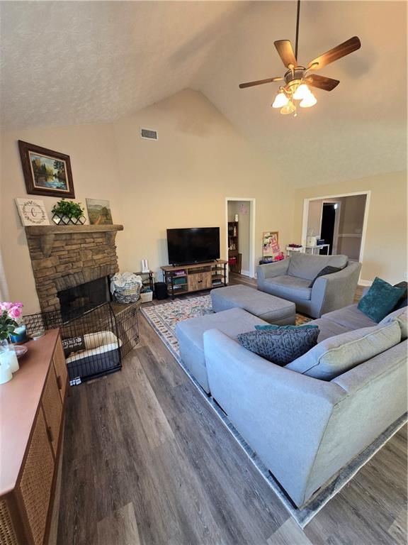 242 Lee Road 2137