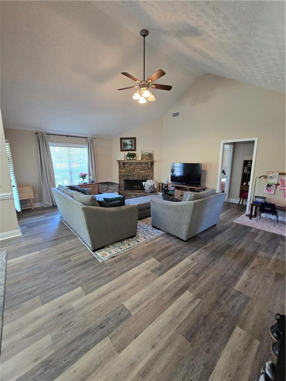 242 Lee Road 2137