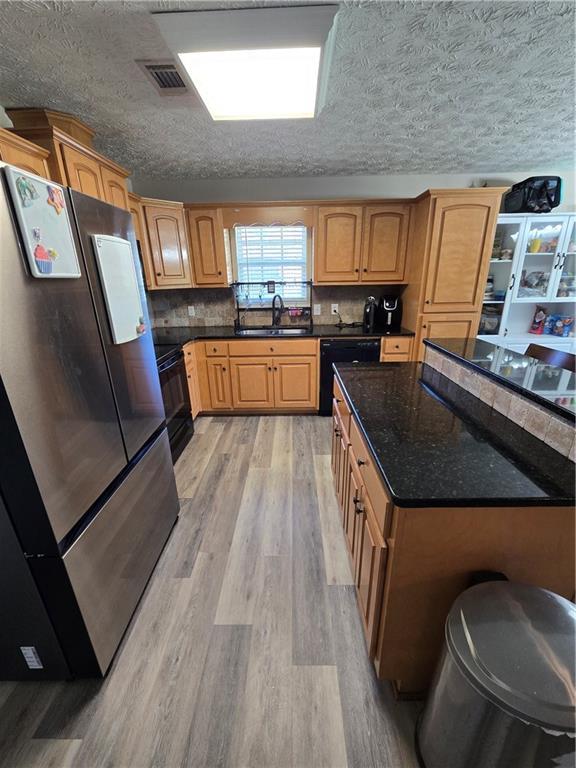 242 Lee Road 2137