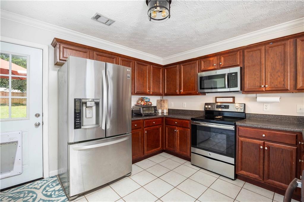 149 Lee Road 2157