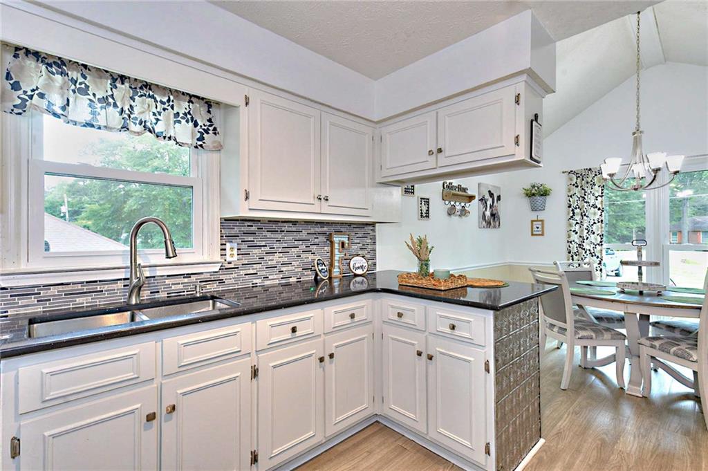 255 Lee Road 850