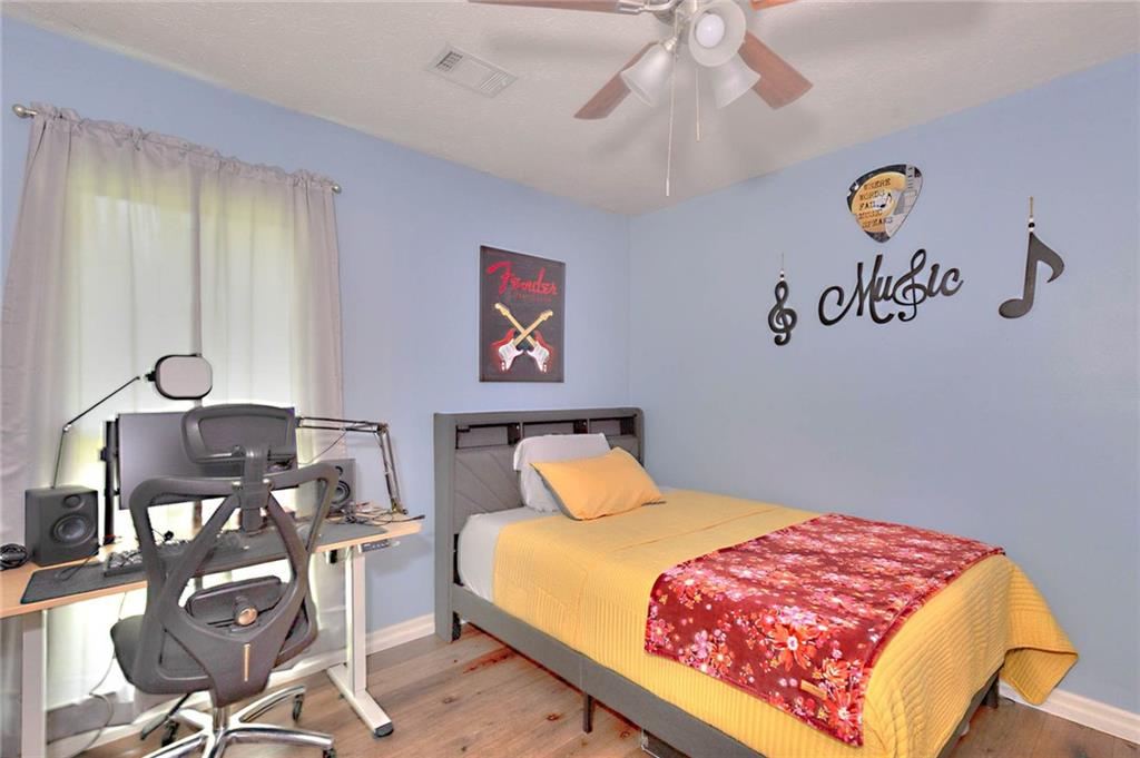 255 Lee Road 850