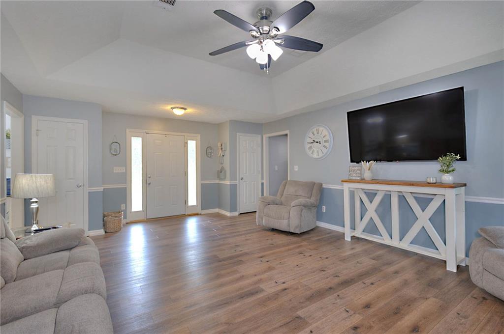 255 Lee Road 850